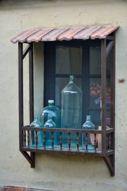 Rare old glass waves of large sizes for salting and alcohol as well as wine