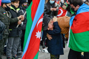 Azerbaycan 'ın Nazilere karşı zafer günü, Azerbaycan' ın Bakü 'deki Ermeni geçit törenine karşı zaferidir. Anavatanımızın savunucuları gururumuzdur. Azerbaycan Engelli Savaş Gazileri Ordusu.