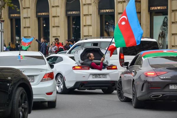 Азербайджанський Народ Святкує Перемогу Денній Війні Вірменським Триколором Азербайджану — стокове фото