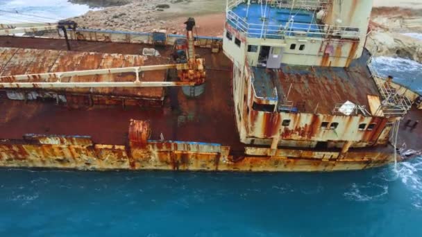 Verzonken Schip Zee Oceaan Milieuramp Oud Roestig Schip Ondiep Water — Stockvideo