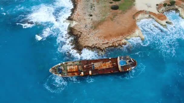 Nave Naufragata Mare Nell Oceano Disastro Ambientale Vecchia Nave Arrugginita — Video Stock