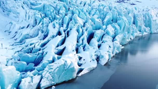 Gletsjer Ijsland Grote Brokken Blauw Ijs Arctisch Landschap Luchtfoto Opwarming — Stockvideo