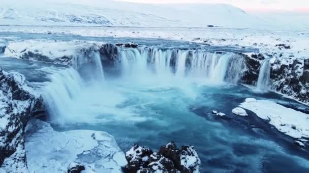 Drone Aéreo Espetacular Tiro Cachoeira Godafoss Poderoso Norte Islândia Durante — Vídeo de Stock