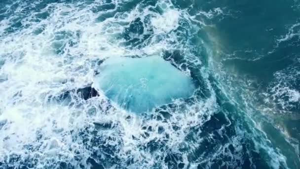 Iceberg Ocean Huge Chunks Blue Ice Floating Waves Arctic Landscape — Stock Video