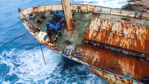 Schipbreuk Verzonken Wrak Schip Zee Oceaan Rampenconcept Oud Roestig Schip — Stockvideo