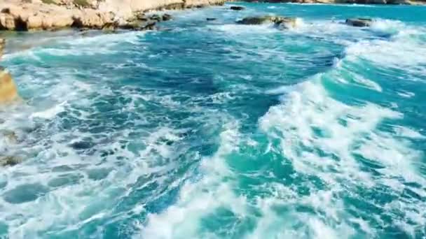 Hermoso Paisaje Vista Aérea Las Olas Agua Del Océano Azul — Vídeo de stock