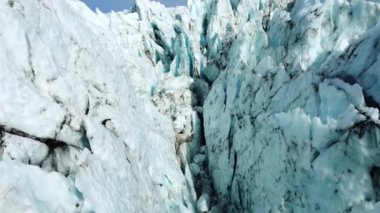  İzlanda 'daki Doğa Vatnajokull Buzulu beyaz kar ve mavi buz mevsimi mevsimi manzarası 4k. Yüksek kalite 4k görüntü
