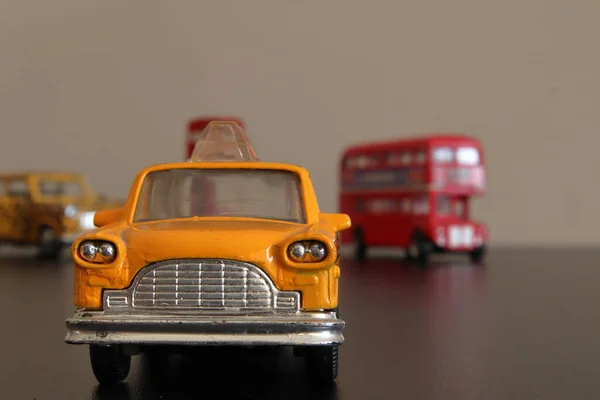 Miniature New Yourk Yellow Taxi Cab Londo Double Bus Background — Stockfoto