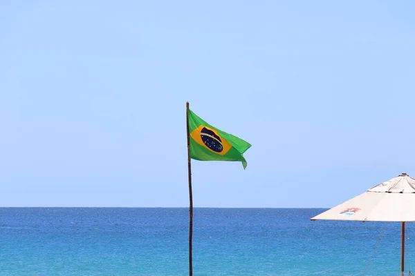 Waving Brazilian Flag Conceicao Beach Background Fernando Noronha Brazil Sunny — 图库照片