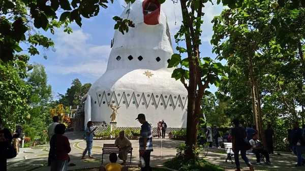 マゲラン インドネシア 2022年7月3日 ゲレハ アーアム 鶏の教会 独特のデザインと場所のためにマゲレンの有名な教会で ヒルに位置しています ここからボロブドゥール寺院を見ることができます — ストック写真