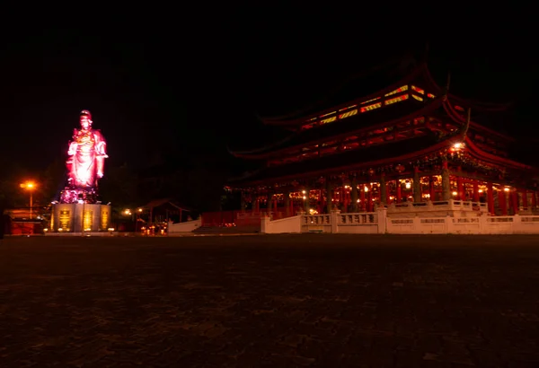 Chrámová Budova Plná Světel Která Noci Rozsvěcují Sam Kong Temple — Stock fotografie