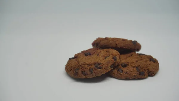 Choklad Chip Cookies Vit Bakgrund — Stockfoto