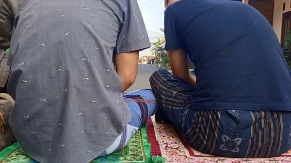 Foto Desenfocada Personas Que Están Rezando Eid Adha Rezando Sholat — Foto de Stock