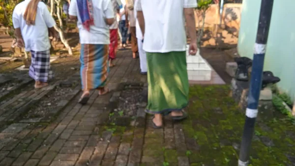 Defocused Photo Peoples Pray Islamic Funeral White Thumb Stones Graweyard — Foto Stock