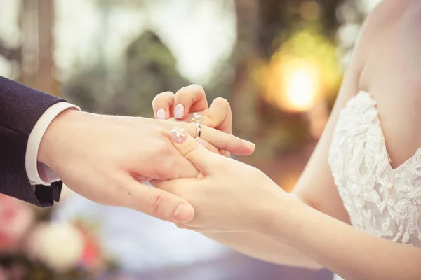 Bride Put Wedding Ring Groom Hand Wedding Day Detail Cut — Stockfoto