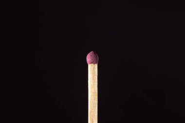 Kibrit mor renkte kullanılmaya hazır..