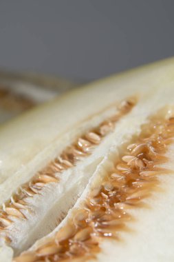 Çukurlarla kaplanmış sarı kavun..