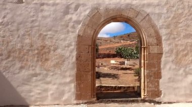 Fransisken manastırının harabelerinden Betancuria parkı manzarası