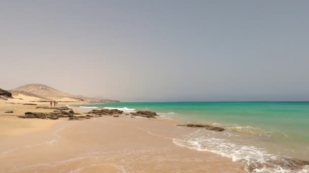 Sugestivní Pohled Křišťálově Čisté Moře Pláže Jandia Ostrově Fuerteventura — Stock video