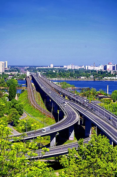 Ponte Transporte Através Rio Capital — Fotografia de Stock