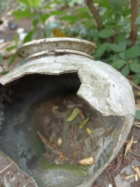 Clay Barrel Thrown Away Because Broke — Stockfoto