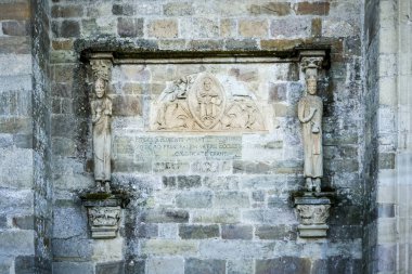 Santa Mara de Carracedo Manastırı İber Yarımadası 'ndaki Bierzo Leones' da yer almaktadır.