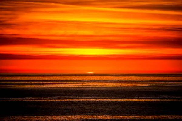 Die Sonne Horizont Mit Einem Orangen Himmel — Stockfoto