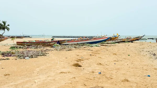 Senegal 'in Afrika kıyısındaki Cayucos adaları