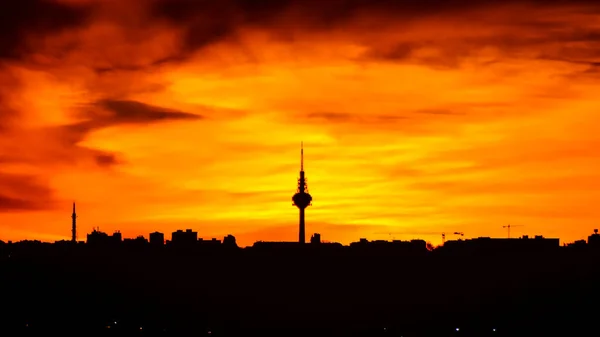 Panoramablick Auf Die Skyline Von Madrid Bei Sonnenuntergang Mit Farbigen — Stockfoto