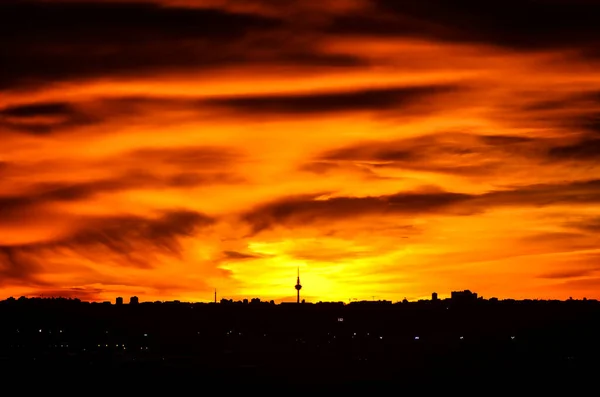 Vista Panoramica Sullo Skyline Della Città Madrid Tramonto Con Nuvole — Foto Stock