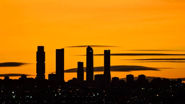 Панорамный Вид Горизонт Мадрида Закате Солнца Цветными Облаками — стоковое фото