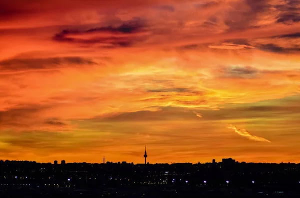 Vista Panoramica Sullo Skyline Della Città Madrid Tramonto Con Nuvole — Foto Stock