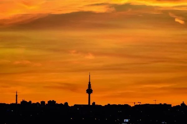 Панорамный Вид Горизонт Мадрида Закате Солнца Цветными Облаками — стоковое фото