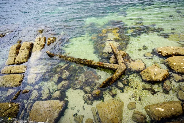 Grande Ancre Rouillée Abandonnée Dans Mer — Photo