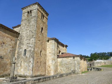 COLEGATA ROMNİKA de la Santa CRUZ EN CASTAEDA, CANTABRIA