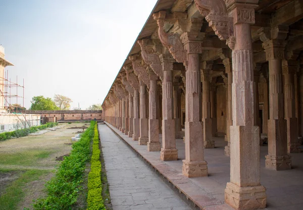 Pillars Sarai Hoshang Shah Tomb — 图库照片