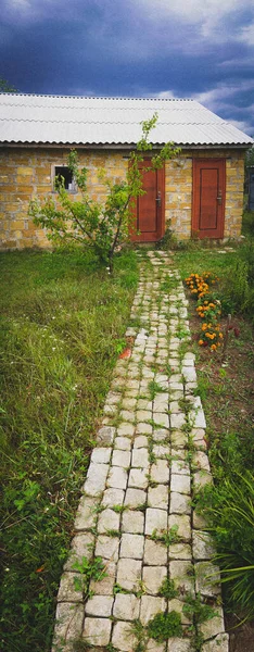 Brick Path Garage Rural Ukraine — Foto de Stock