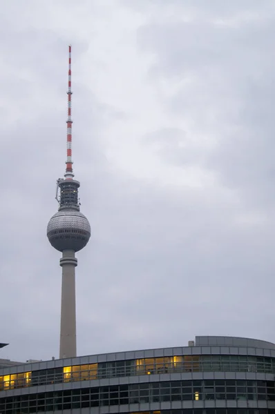 Berliner Fernsehturm Fernsehturm Berlin Alemão Berlin Television Tower Uma Torre — Fotografia de Stock