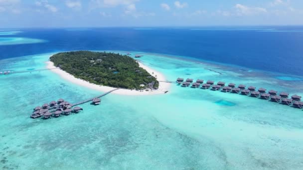 Aerial Shot Luxurious Water Bungalows Turquoise Sea Drone Flying Forward — Stok video