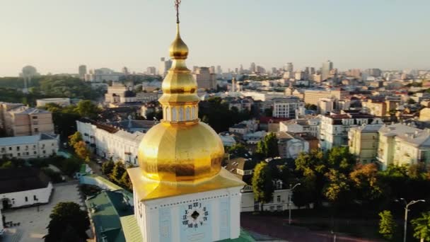 Drone Wraps Golden Dome Michaels Golden Domed Monastery Mykhailivska Square — Stock Video