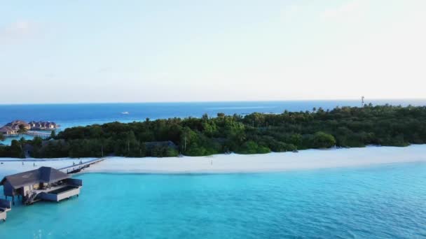 Early Morning Maldivian Island Water Bungalows Luxury Resort Vakkaru Island — Stok video