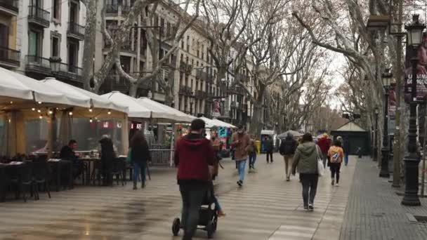 Barcelona Spain December 2021 People Walk Street Downtown Barcelona Autumn — Wideo stockowe