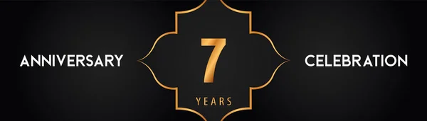 七周年标志 带有阿拉伯风格的金框黑色背景 庆祝活动 毕业典礼 生日派对和贺卡的高级设计 — 图库矢量图片