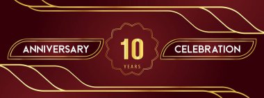 Koyu kırmızı arka planda dekoratif altın çerçeveli 10. yıl dönümü kutlaması logosu. Düğünler, doğum günü partisi, kutlama etkinlikleri, mezuniyet ve selamlama için özel tasarım..