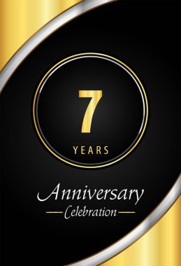 7. yıl dönümü kutlama şablonu tasarım vektörü 10 'a düştü. Altın ve gümüş halka çerçeveler. Poster, pankart, mezuniyet, tebrik kartı, düğün, jübile, tören için özel tasarım..