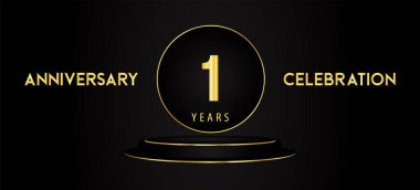 Siyah arka planda siyah ve altın podyum kaidesi olan birinci yıl dönümü kutlaması logosu. Pankart, poster, tebrik kartı, düğün, doğum günü partisi, mezuniyet için özel tasarım..
