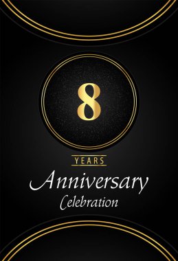 Siyah arka planda gümüş noktalı ve altın yüzük kenarlı 8 yıllık kutlama logosu. Poster, pankart, düğünler, doğum günü partisi, kutlama etkinlikleri, tebrik kartları için özel tasarım..