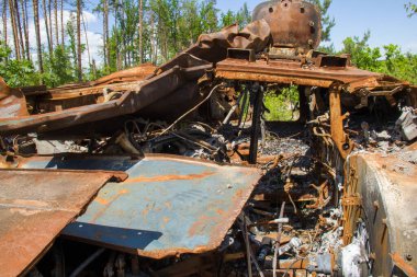 Ukrayna 'da savaş. Kyiv bölgesinde patlayan askeri teçhizat.