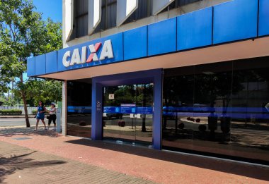 Federal Tasarruf Bankası 'nın banka şubesinin cephesi - CEF (Portekizce: Caixa the Federal), CAIXA olarak da bilinir..