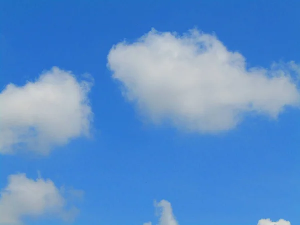 Fond Nuages Déplaçant Dans Ciel Bleu — Photo